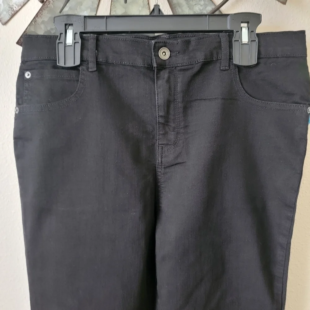 The children place Black super skinny jeans size 16 Husky.